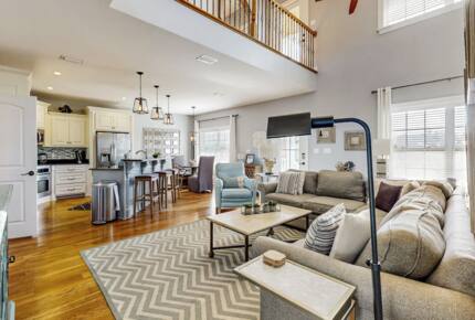 A Coastal Retreat Steps from Miramar Beach - Miramar Beach, Florida