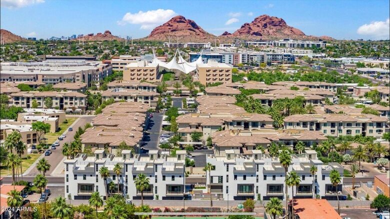 Elegant Scottsdale Residence with Private Terrace and Pool Access - Scottsdale, Arizona