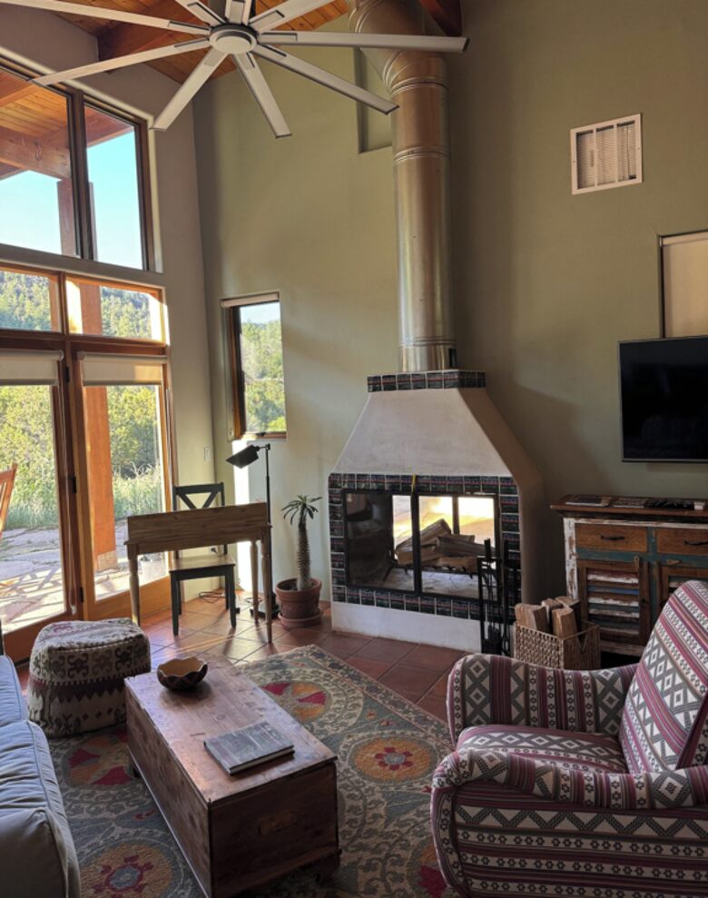 Exclusive Santa Fe Escape with Iconic Design and Natural Beauty - Glorieta, New Mexico