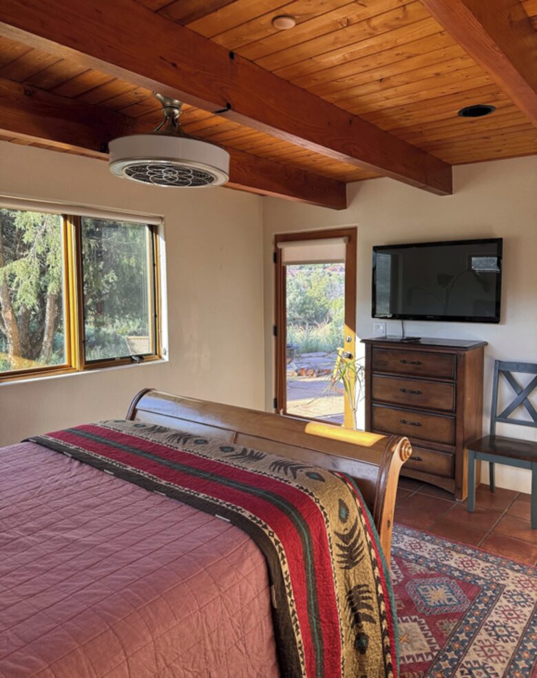Exclusive Santa Fe Escape with Iconic Design and Natural Beauty - Glorieta, New Mexico