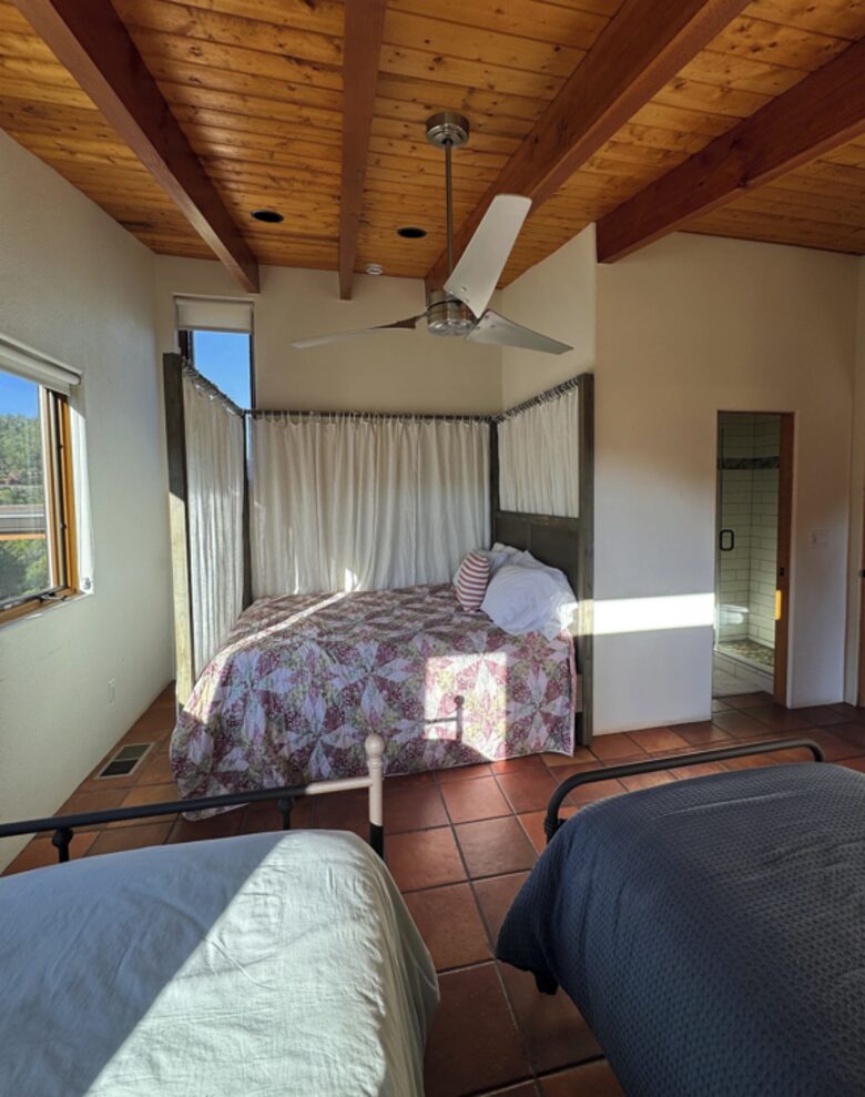 Exclusive Santa Fe Escape with Iconic Design and Natural Beauty - Glorieta, New Mexico