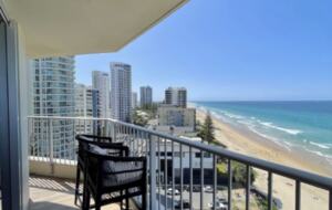 Main Beach Retreat | Stylish Apartment with Panoramic Ocean Views - Gold Coast, Australia
