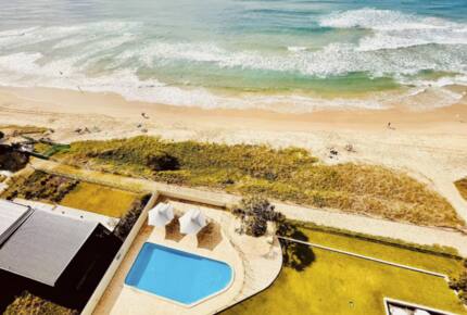 Main Beach Retreat | Stylish Apartment with Panoramic Ocean Views - Gold Coast, Australia