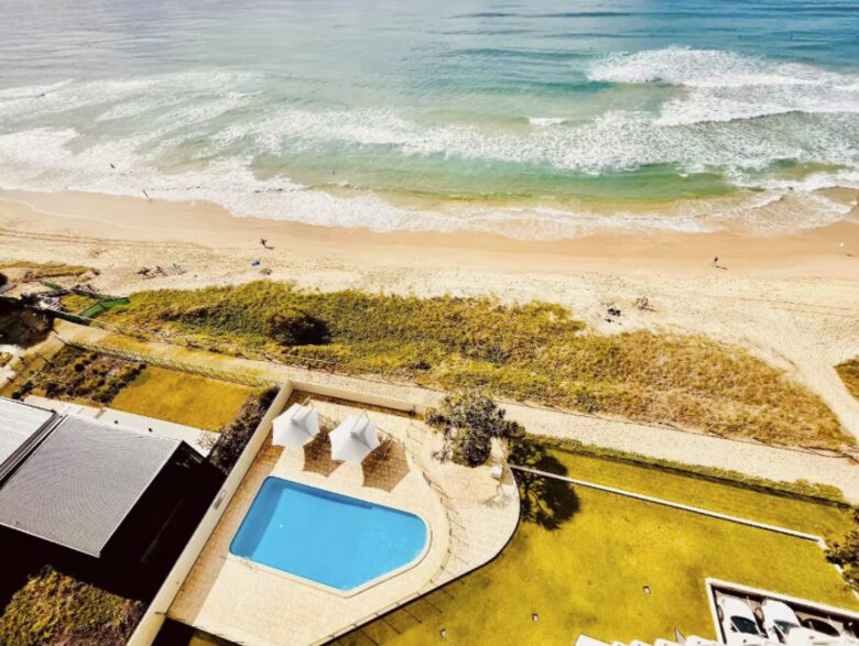 Main Beach Retreat | Stylish Apartment with Panoramic Ocean Views - Gold Coast, Australia
