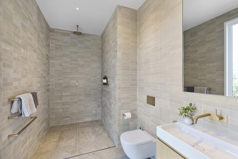 Beachfront Elegance with Panoramic Coastal Views & Private Mineral Pool - Copacabana, Australia