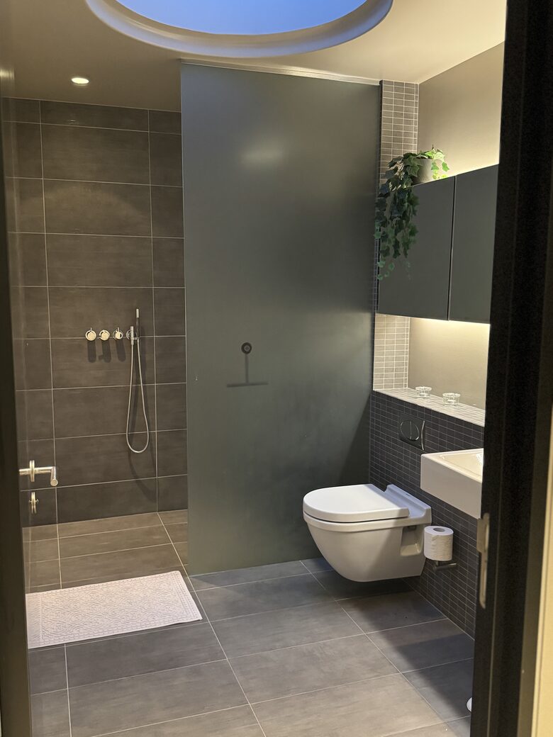 Sophisticated Retreat Near Reykjavik - Garðabær, Iceland