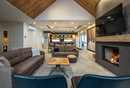 Mountain Golf Retreat: 5-Bedroom near Tremblant Ski Resort - Mont-Tremblant, Canada