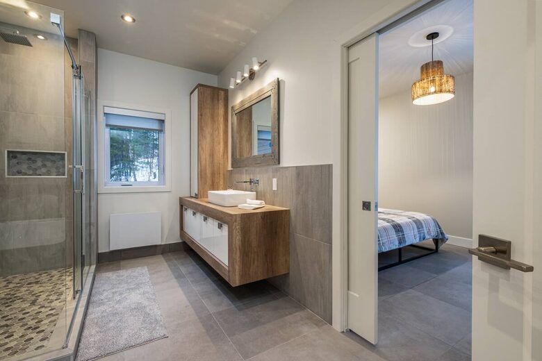 Mountain Golf Retreat: 5-Bedroom near Tremblant Ski Resort - Mont-Tremblant, Canada