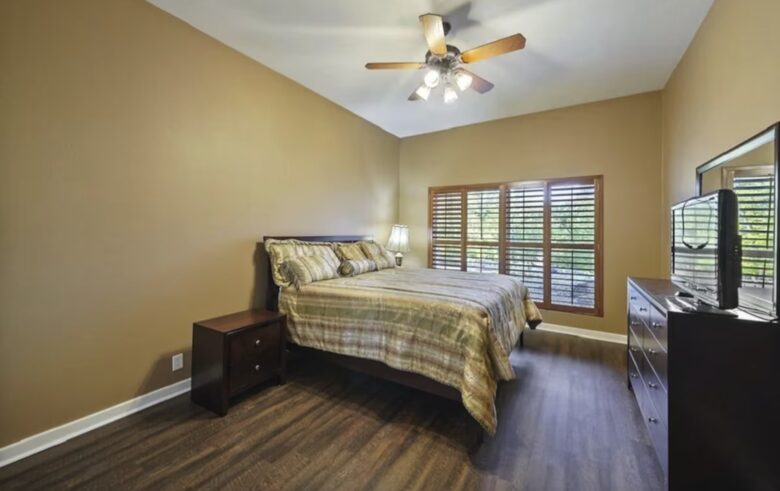 Second bedroom with King bed