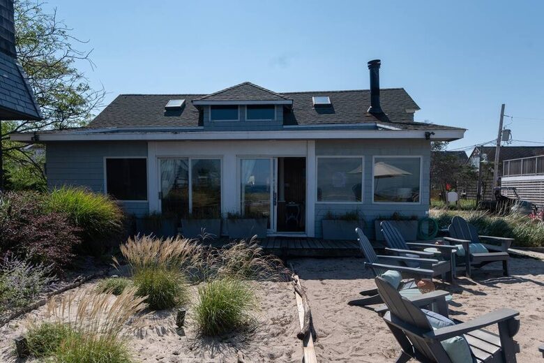 A Bayfront Ocean Beach Retreat - Ocean Beach, New York