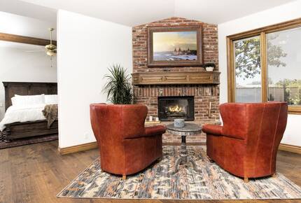 Master seating area