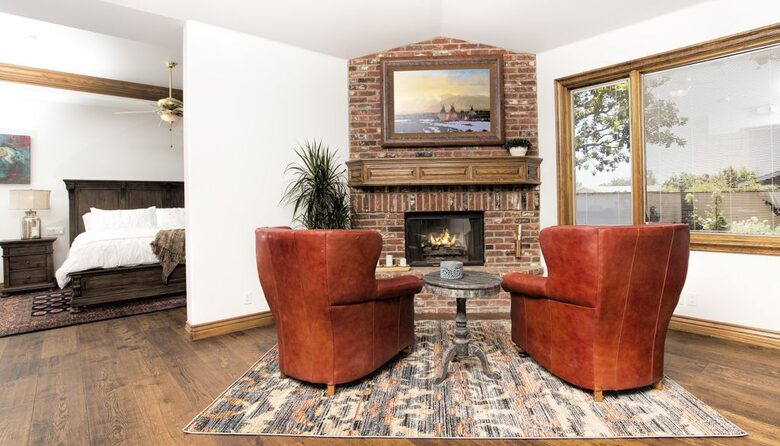 Master seating area