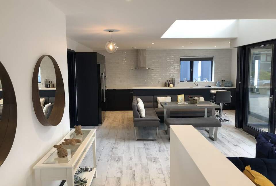 Featherbed House | Elegant Coastal Retreat in Kinsale - Kinsale, Ireland