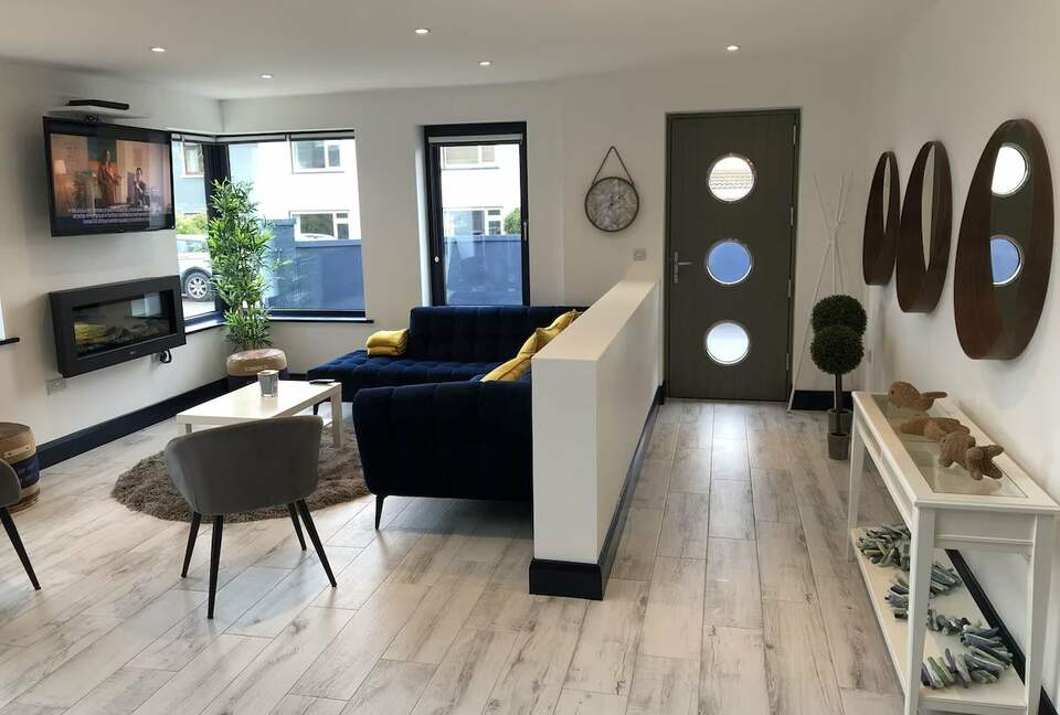 Featherbed House | Elegant Coastal Retreat in Kinsale - Kinsale, Ireland