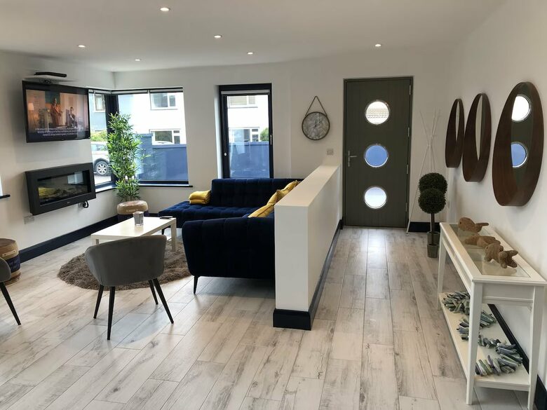 Featherbed House | Elegant Coastal Retreat in Kinsale - Kinsale, Ireland
