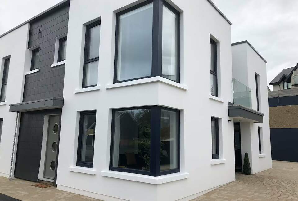 Featherbed House | Elegant Coastal Retreat in Kinsale - Kinsale, Ireland