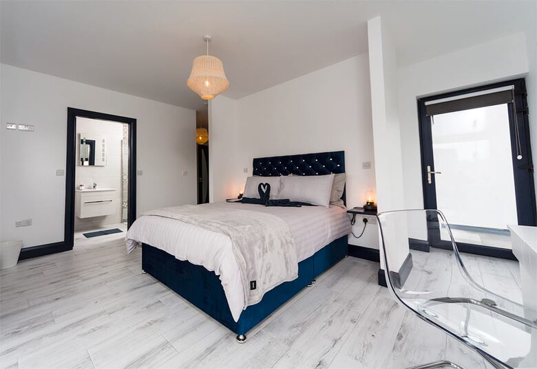 Featherbed House | Elegant Coastal Retreat in Kinsale - Kinsale, Ireland