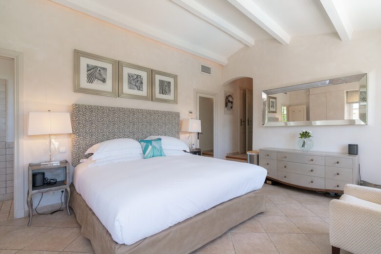 Exclusive Mediterranean Oasis with Panoramic Golf Views - Gassin, St. Tropez, France