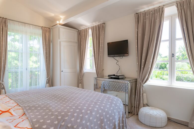 Exclusive Mediterranean Oasis with Panoramic Golf Views - Gassin, St. Tropez, France