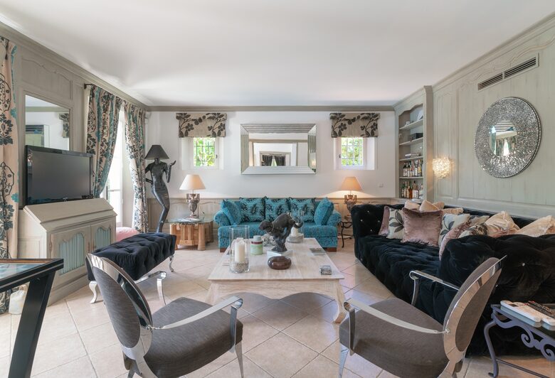 Exclusive Mediterranean Oasis with Panoramic Golf Views - Gassin, St. Tropez, France