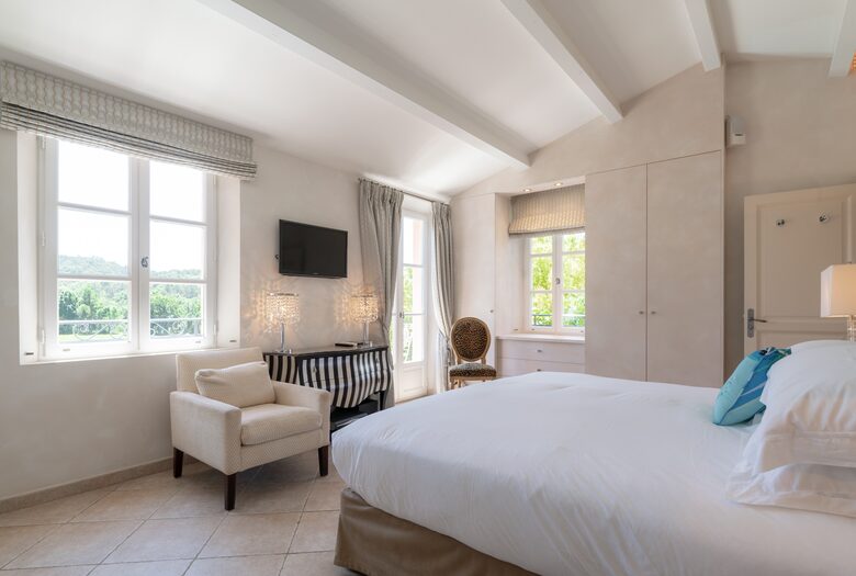Exclusive Mediterranean Oasis with Panoramic Golf Views - Gassin, St. Tropez, France