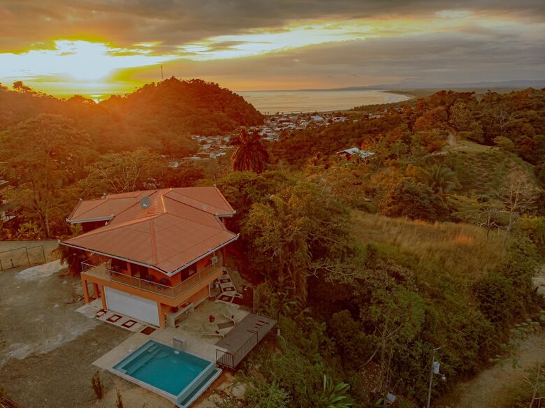 A Luxurious Sanctuary with Ocean & Mountain Views - Quepos, Costa Rica