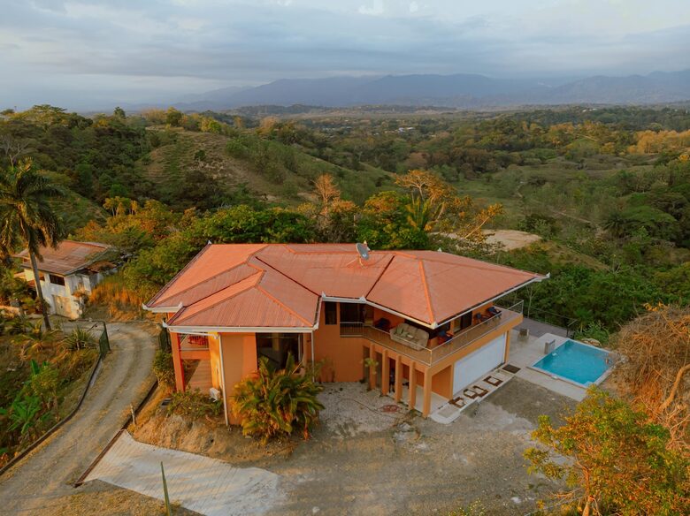 A Luxurious Sanctuary with Ocean & Mountain Views - Quepos, Costa Rica