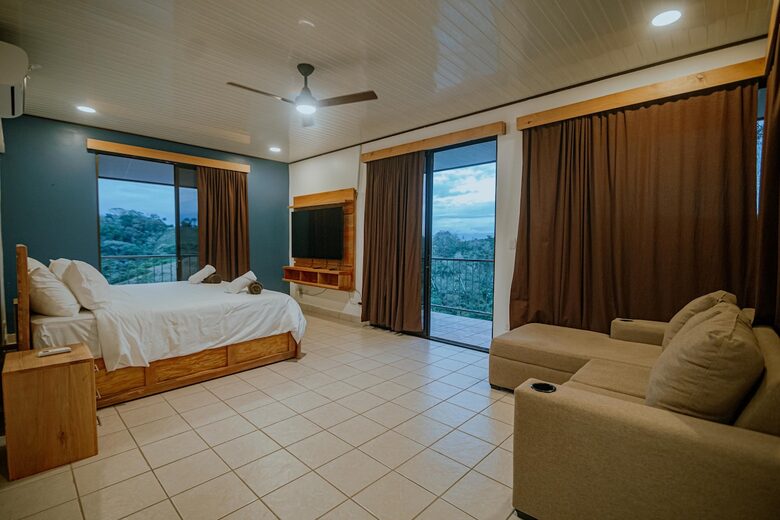 A Luxurious Sanctuary with Ocean & Mountain Views - Quepos, Costa Rica