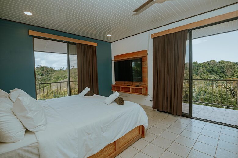 A Luxurious Sanctuary with Ocean & Mountain Views - Quepos, Costa Rica