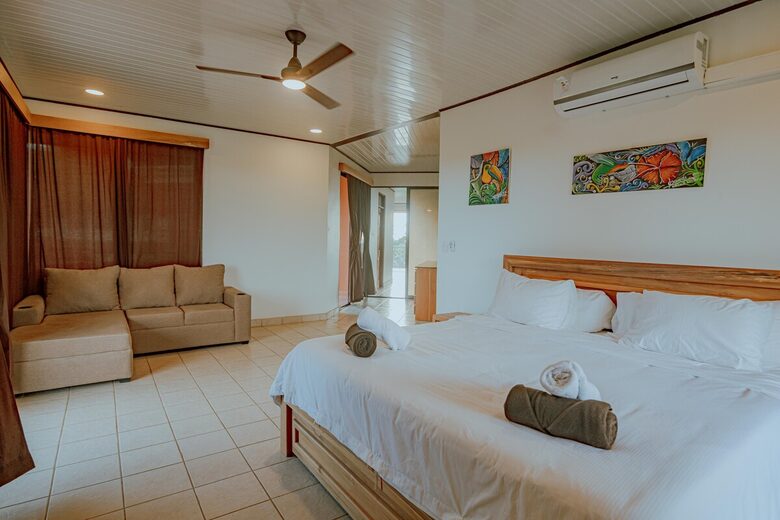 A Luxurious Sanctuary with Ocean & Mountain Views - Quepos, Costa Rica