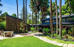 Secluded Oasis of Coastal Luxury Overlooking Bilgola Beach - Bilgola Beach, Australia