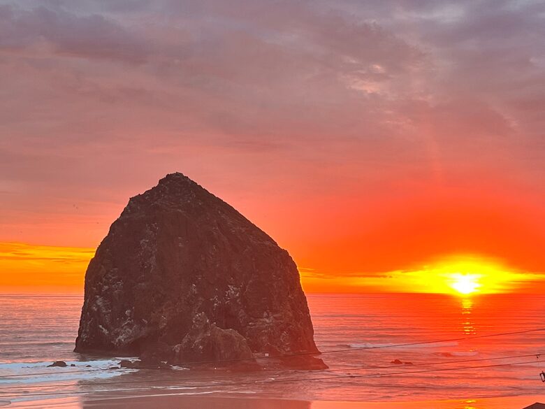 Beachfront Escape Overlooking Haystack Rock - Cannon Beach, Oregon