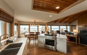 Beachfront Escape Overlooking Haystack Rock - Cannon Beach, Oregon