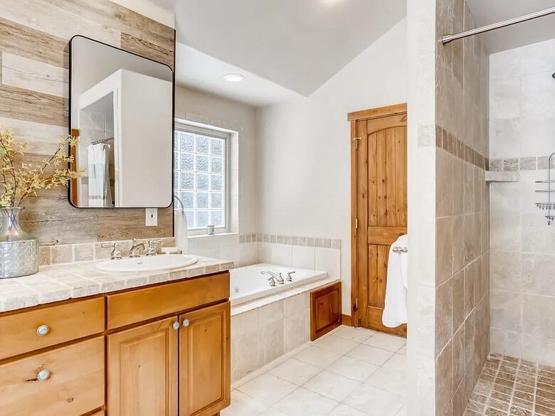 Master bedroom bath