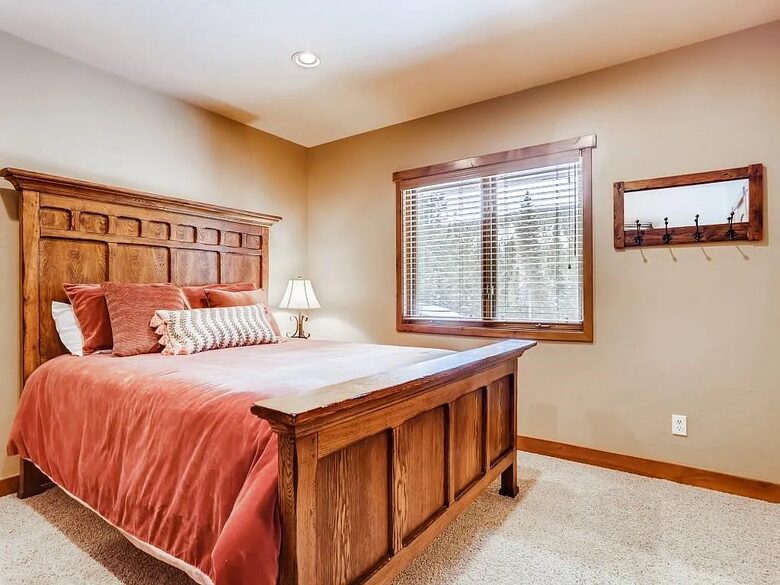Downstairs queen bedroom with ensuite