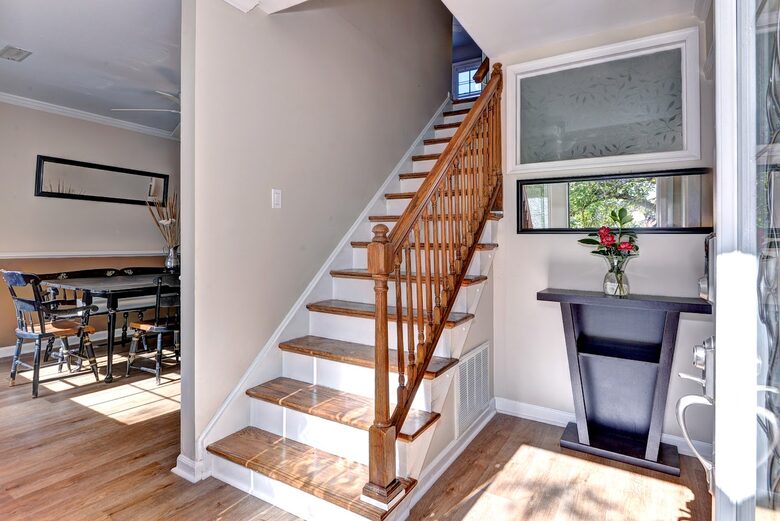 Tidal Creek Retreat: Elegance Meets Serenity - Newport News, Virginia