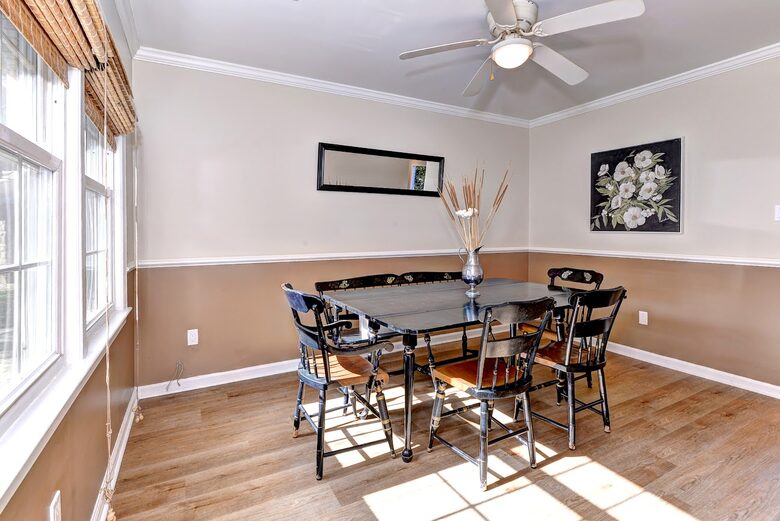 Tidal Creek Retreat: Elegance Meets Serenity - Newport News, Virginia