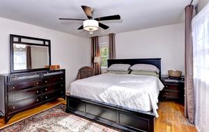 Tidal Creek Retreat: Elegance Meets Serenity - Newport News, Virginia
