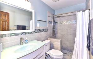 Tidal Creek Retreat: Elegance Meets Serenity - Newport News, Virginia