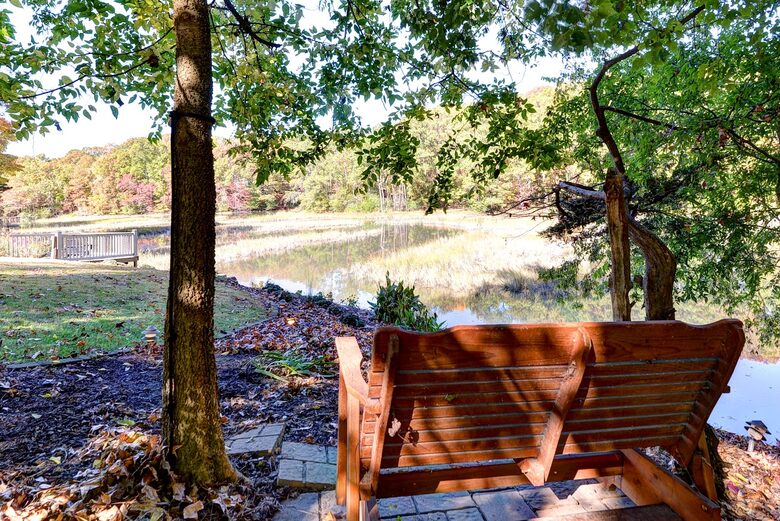 Tidal Creek Retreat: Elegance Meets Serenity - Newport News, Virginia