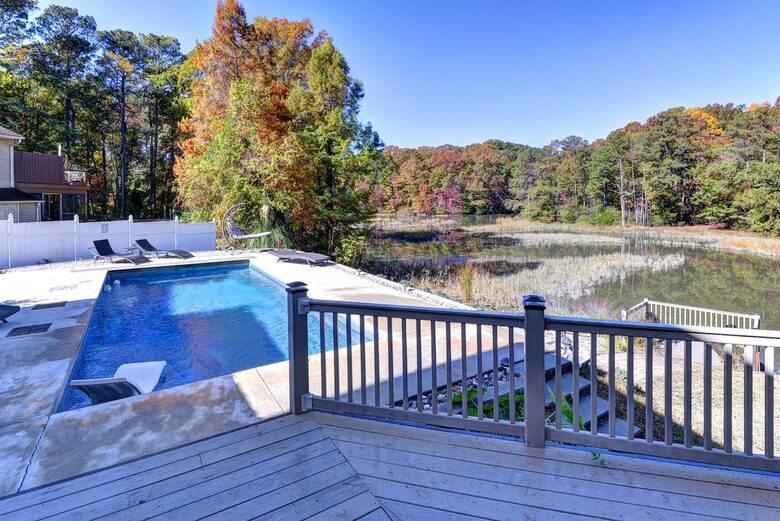 Tidal Creek Retreat: Elegance Meets Serenity - Newport News, Virginia