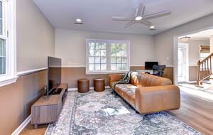Tidal Creek Retreat: Elegance Meets Serenity - Newport News, Virginia
