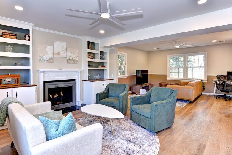 Tidal Creek Retreat: Elegance Meets Serenity - Newport News, Virginia