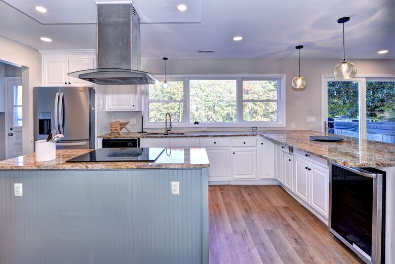 Tidal Creek Retreat: Elegance Meets Serenity - Newport News, Virginia