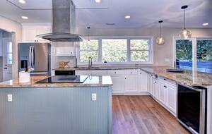 Tidal Creek Retreat: Elegance Meets Serenity - Newport News, Virginia
