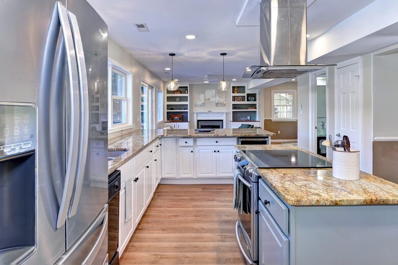 Tidal Creek Retreat: Elegance Meets Serenity - Newport News, Virginia