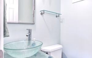 Tidal Creek Retreat: Elegance Meets Serenity - Newport News, Virginia