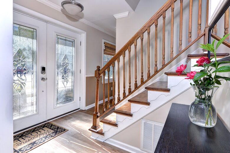 Tidal Creek Retreat: Elegance Meets Serenity - Newport News, Virginia