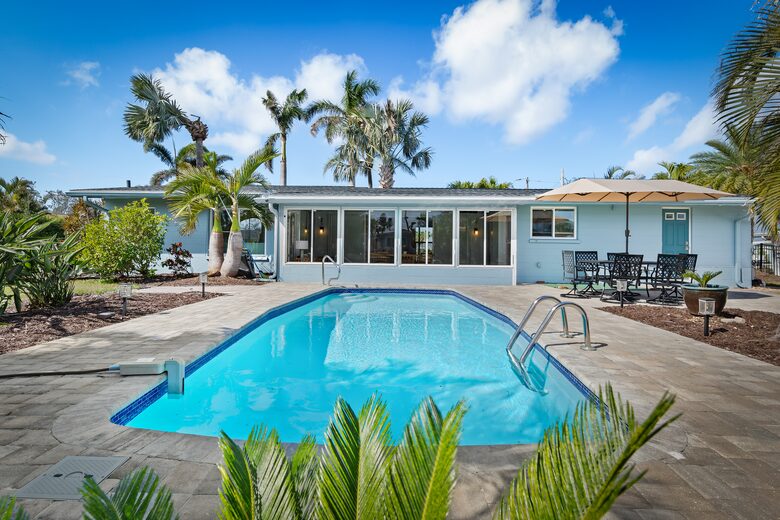 River House Retreat - Bradenton, Florida