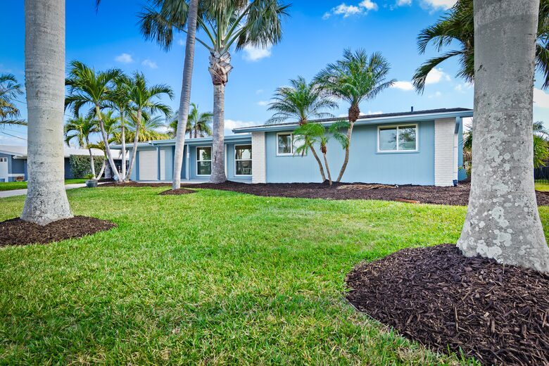 River House Retreat - Bradenton, Florida